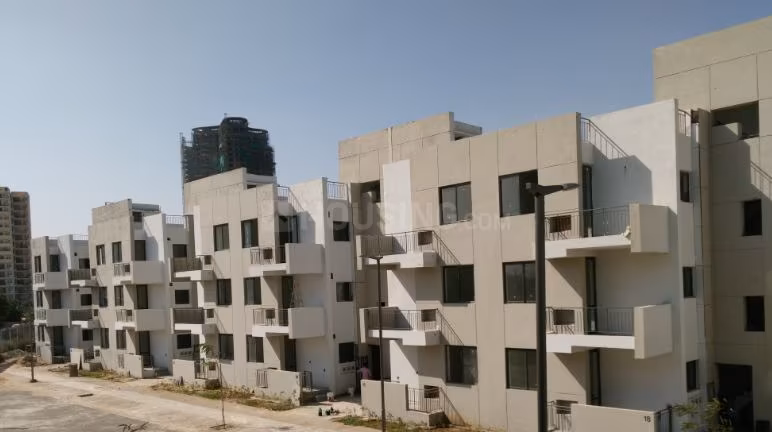 Vatika Independent Floors - Image 1