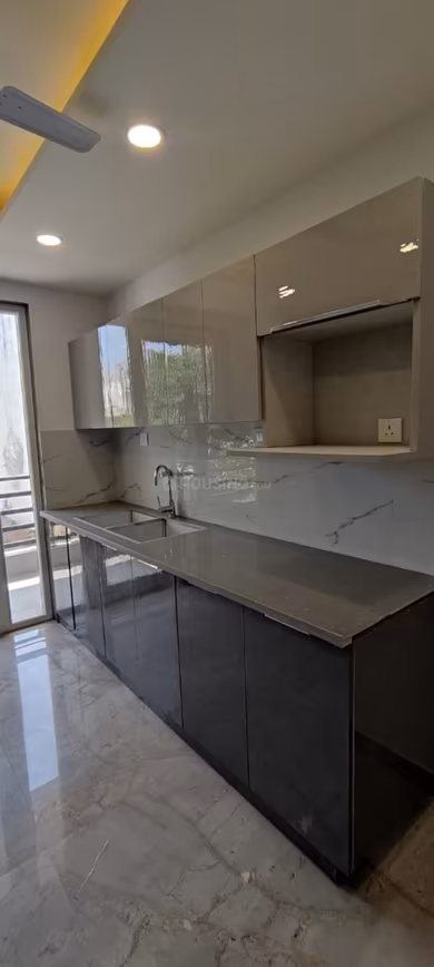 Paramount Luxury Floors Sector 57 - Image 5
