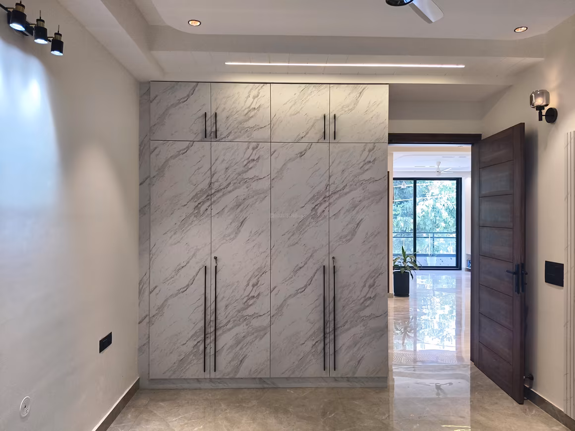 Paramount Luxury Floor Sushant Lok 3 - Image 4