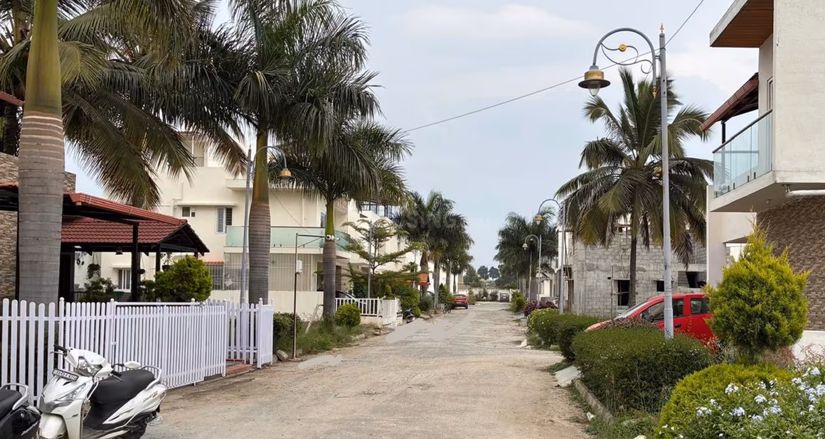 21st La Ville Township - Image 11