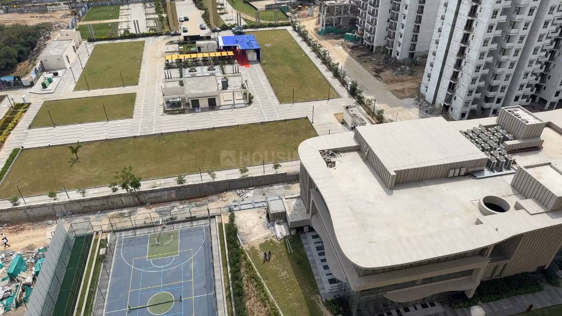 The Center Court - Image 14