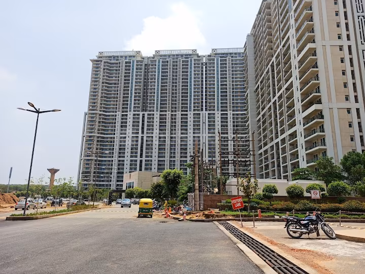 DLF Park Place - Image 4
