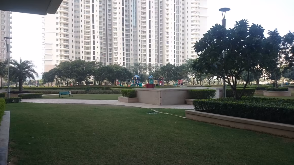 DLF Park Place - Image 44