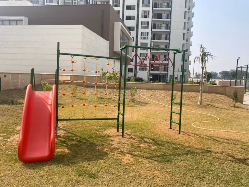 Umang Winter Hills - Image 19