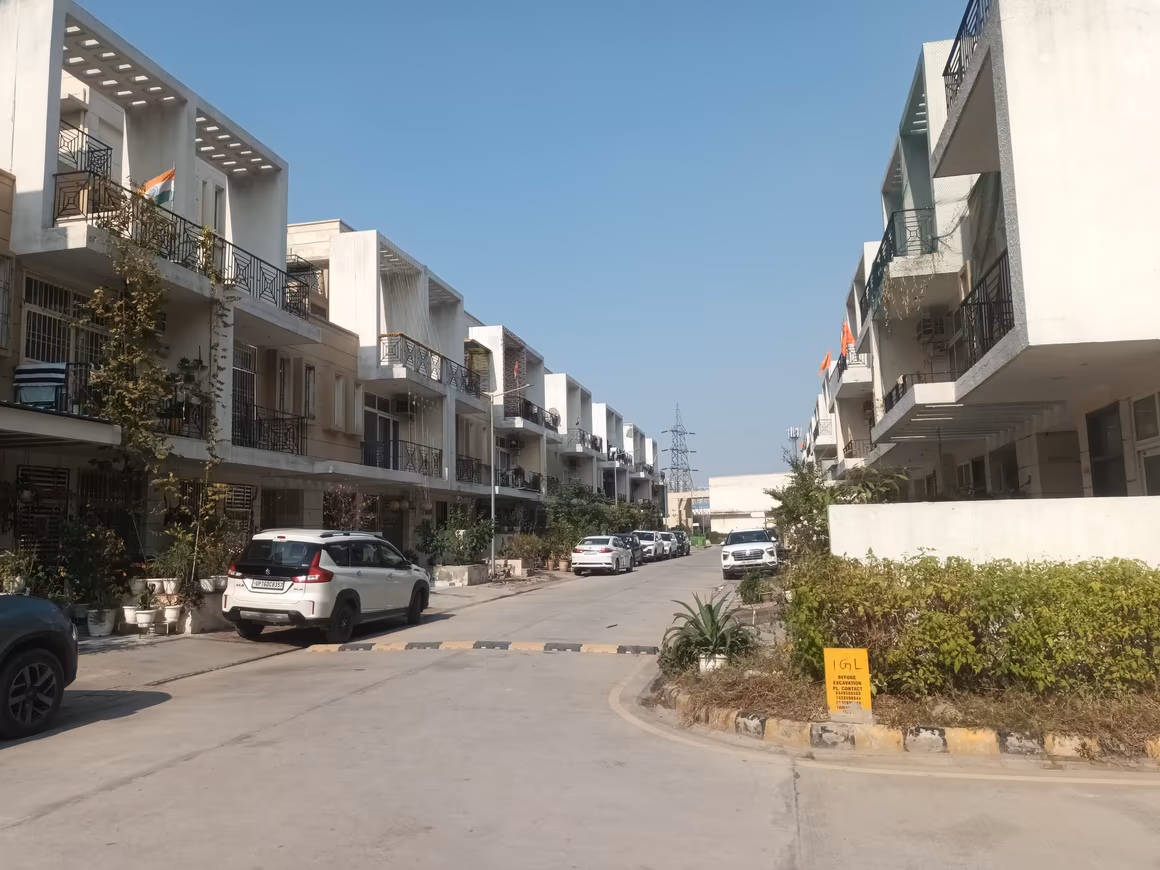 Amrapali Dream Valley - Image 33