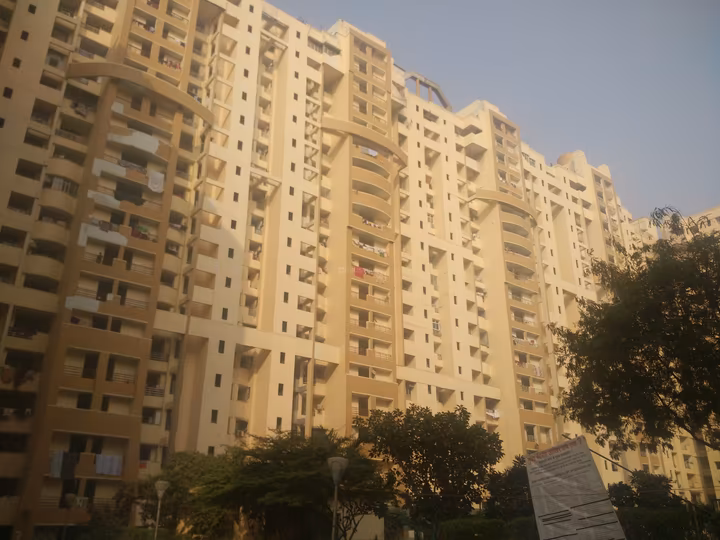 Jaipuria Sunrise Greens NH 24 BLOCK C1 - Image 2