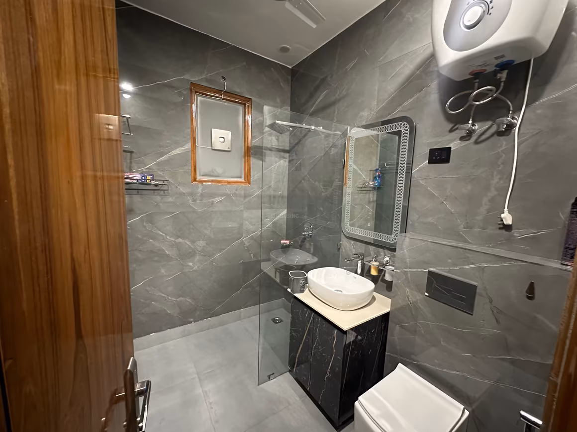 MRS Ultra Luxury Independent Floors - Image 15