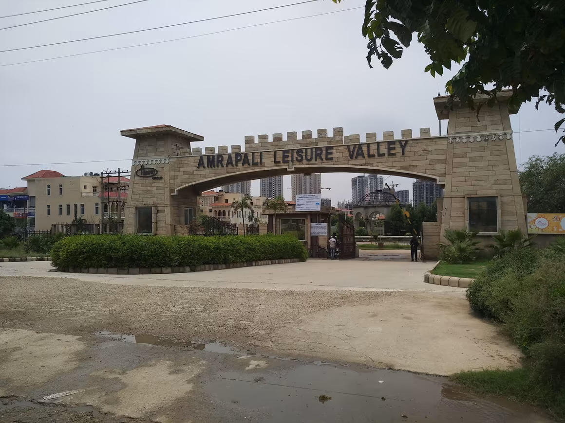 Amrapali Leisure Valley - Image 10