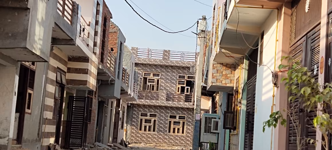 Satyam Vrindavan Garden - Image 2
