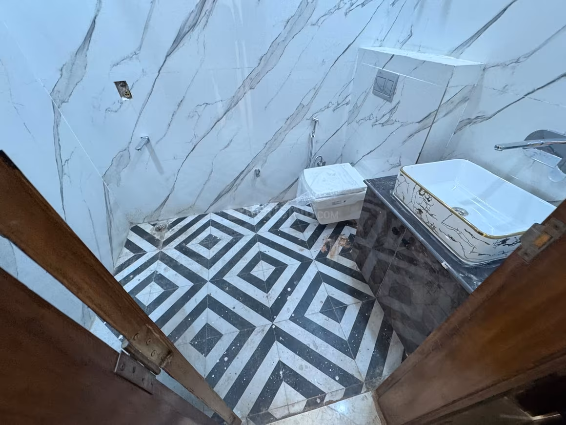 Investwell SR Tower - Image 35