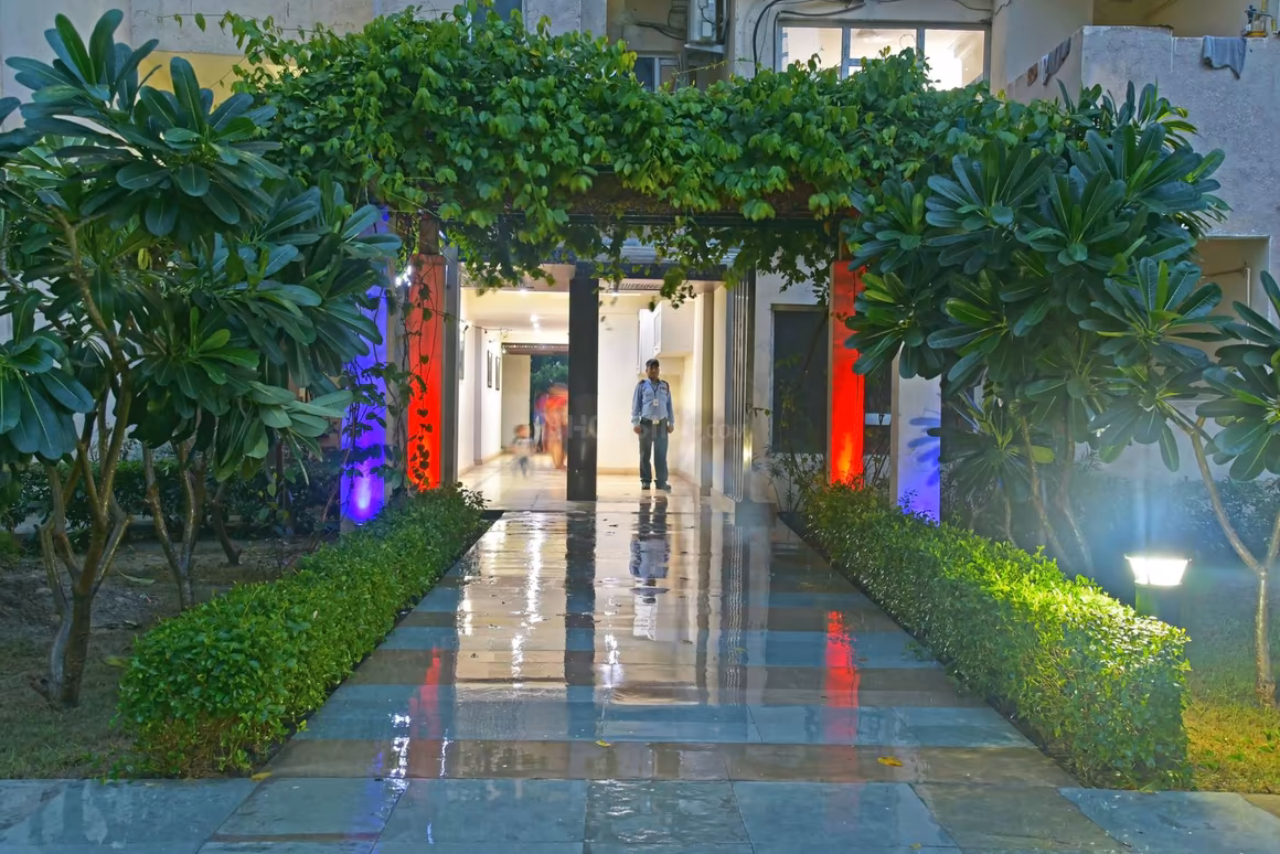 Paramount Floraville - Image 33