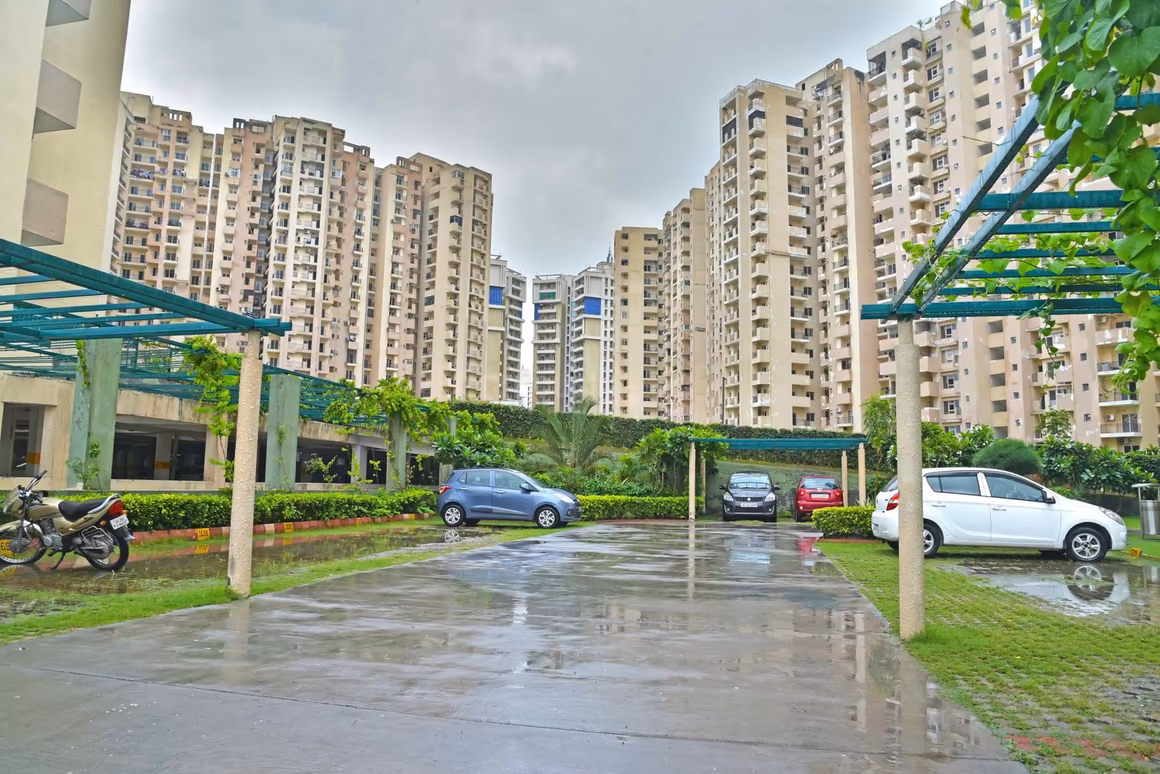 Paramount Floraville - Image 37