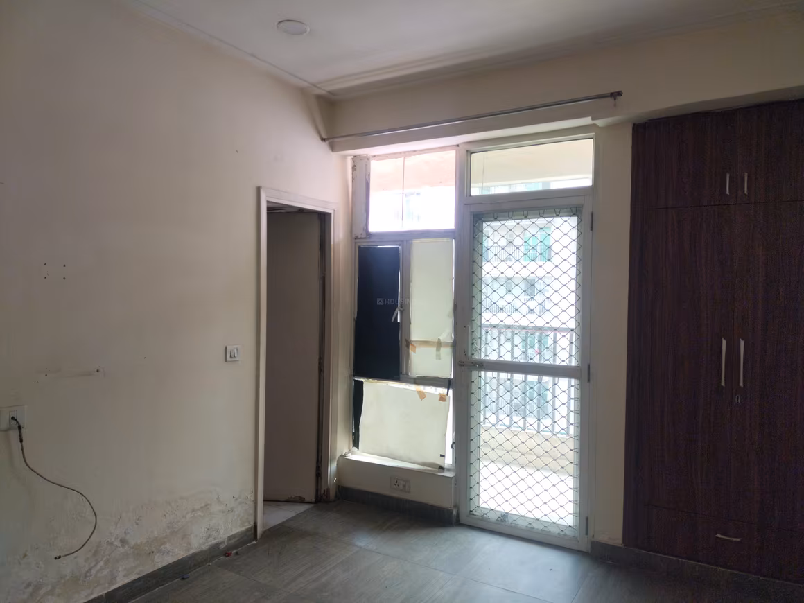 Gaur City 2 12th Avenue - Image 6