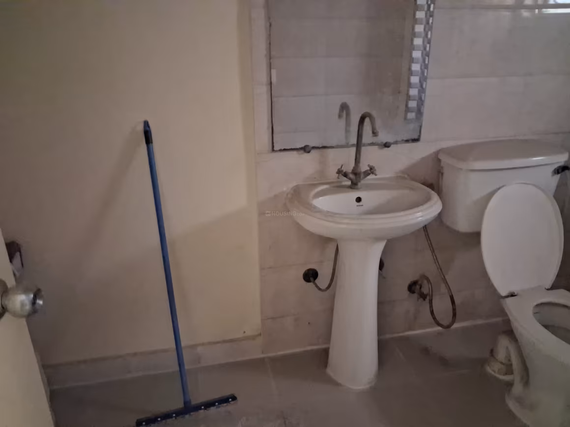 Gaursons Gaur City 1st Avenue - Image 12