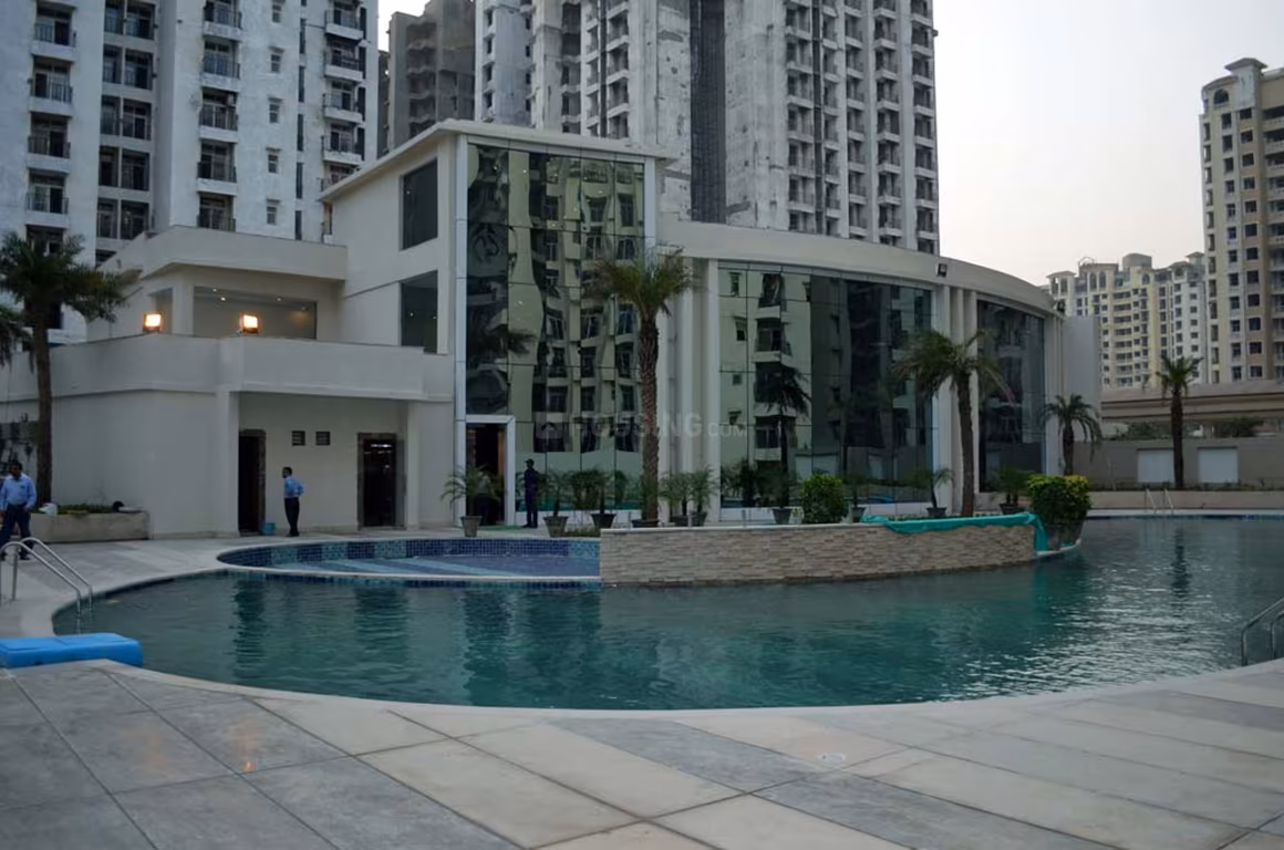 Amrapali Princely Estate - Image 15