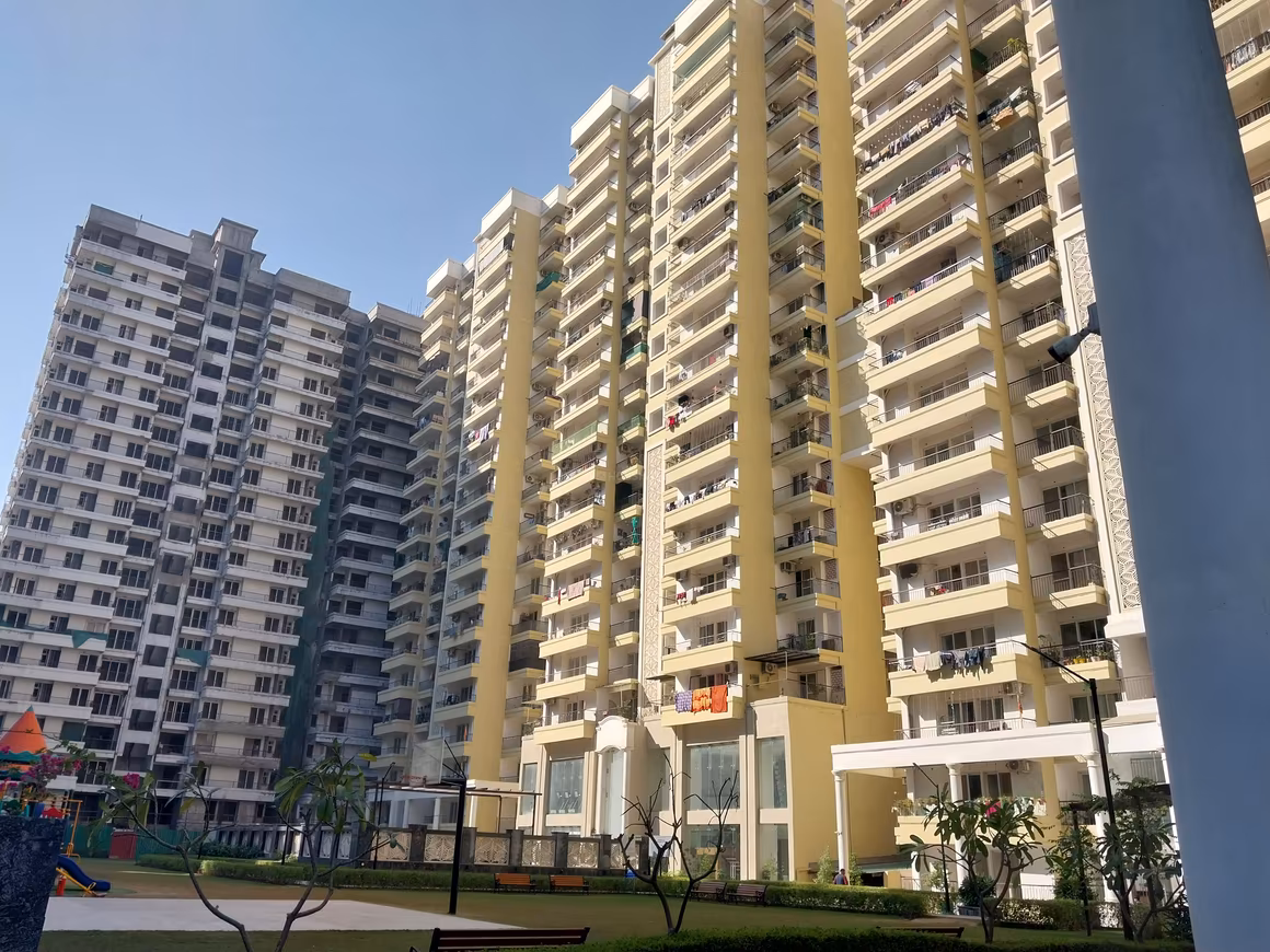 AIG Aigin Royal Phase 1 - Image 1