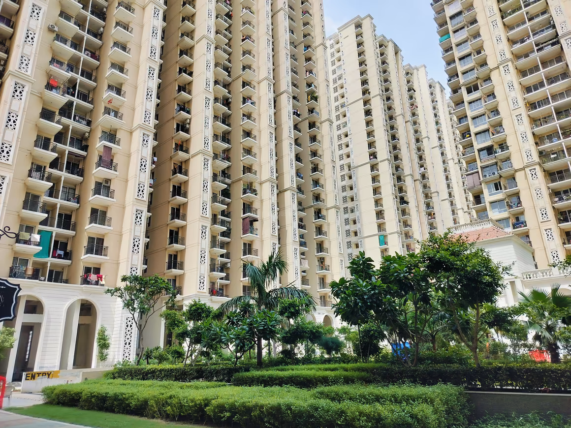 Prateek Grand Carnesia - Image 8