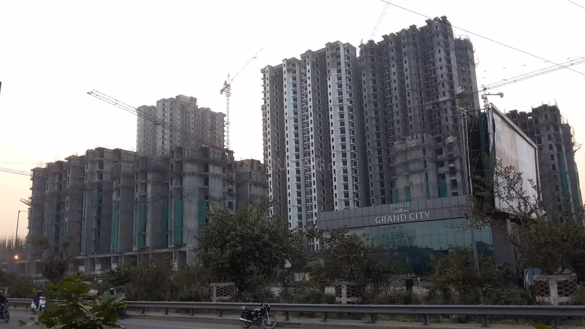 Prateek Grand Carnesia - Image 33