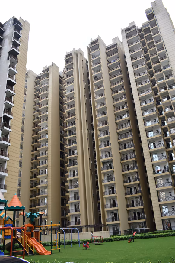 Aims Green Avenue - Image 4