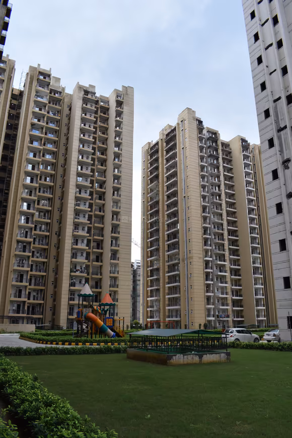 Aims Green Avenue - Image 5