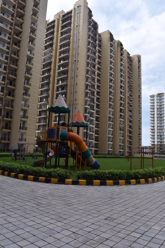 Aims Green Avenue - Image 12
