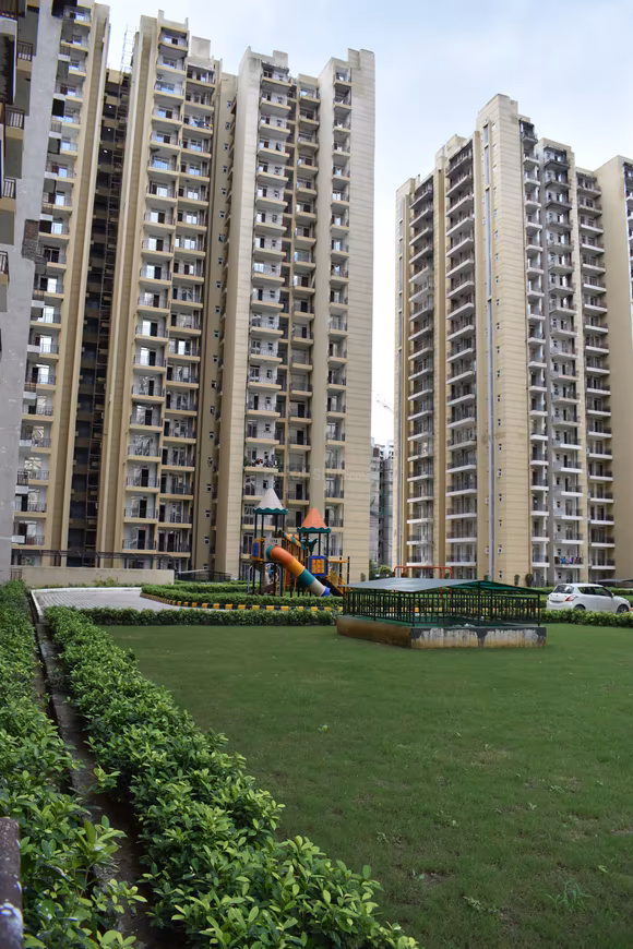 Aims Green Avenue - Image 18