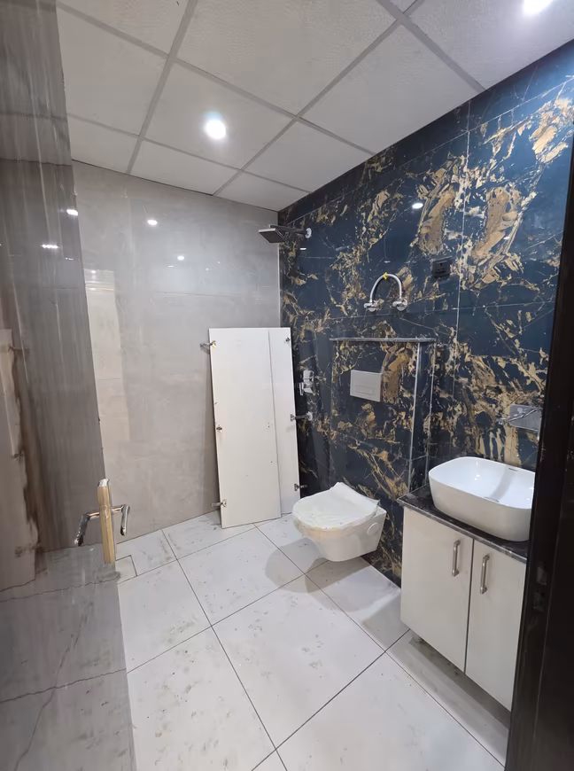 Golden Avenue Premium Floors - Image 31