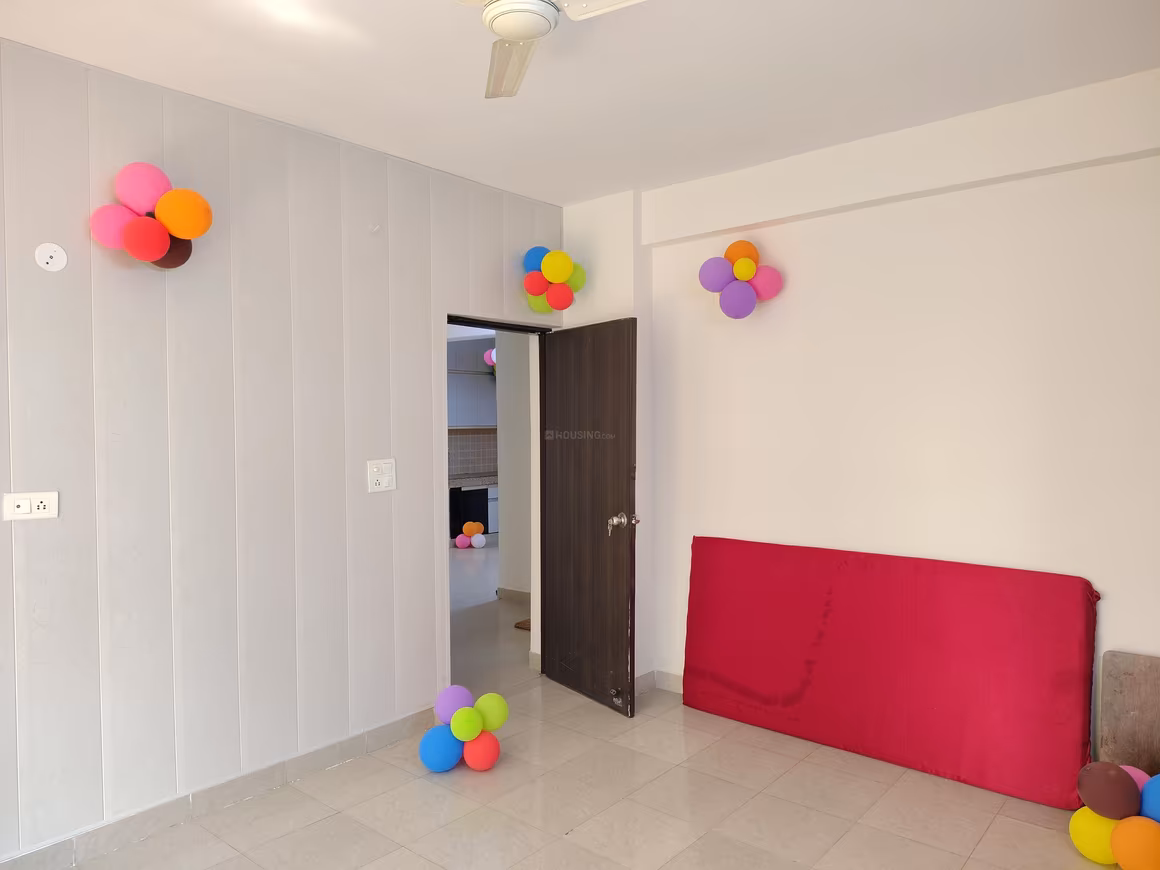 Supertech Czar Suites - Image 8