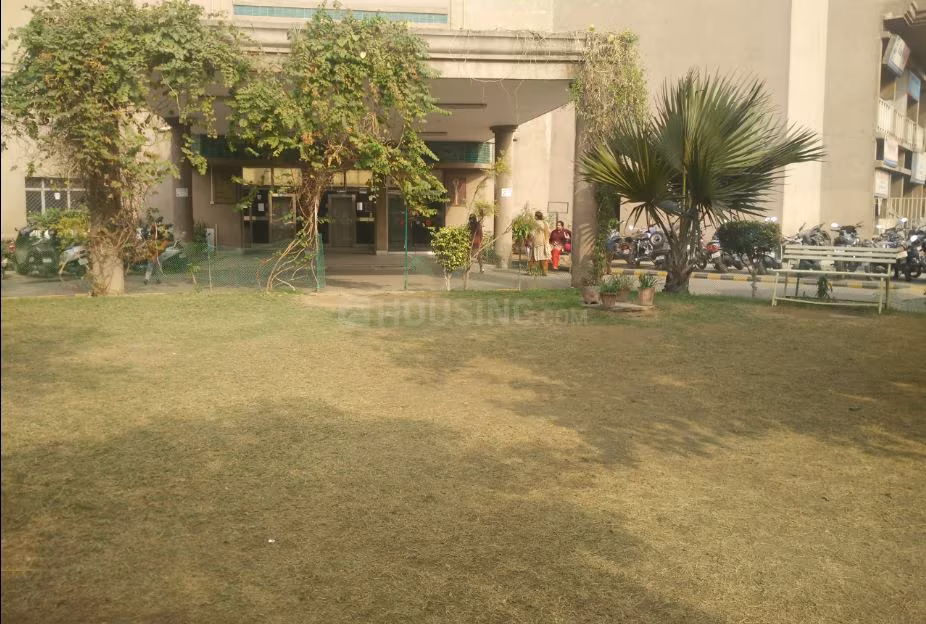 Shipra Royal Tower - Image 16