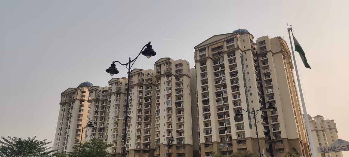 Eros Sampoornam I - Image 19
