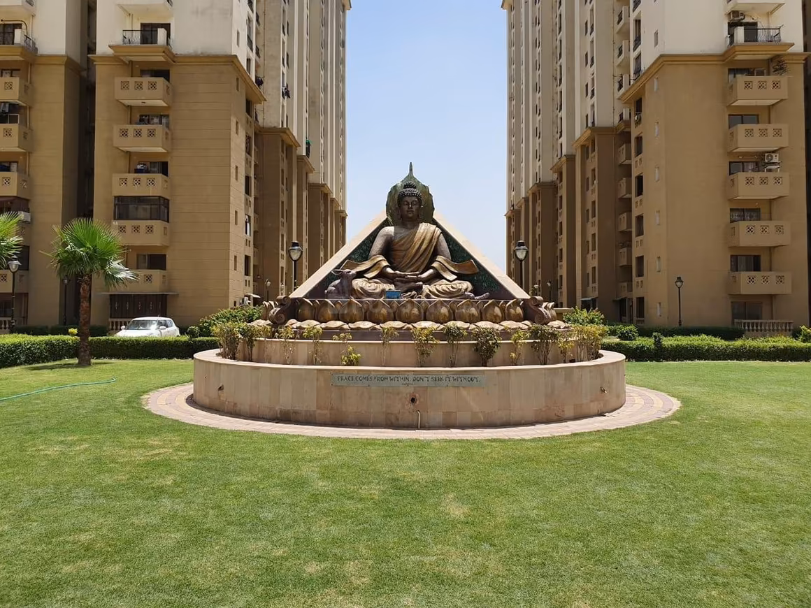 Eros Sampoornam I - Image 40