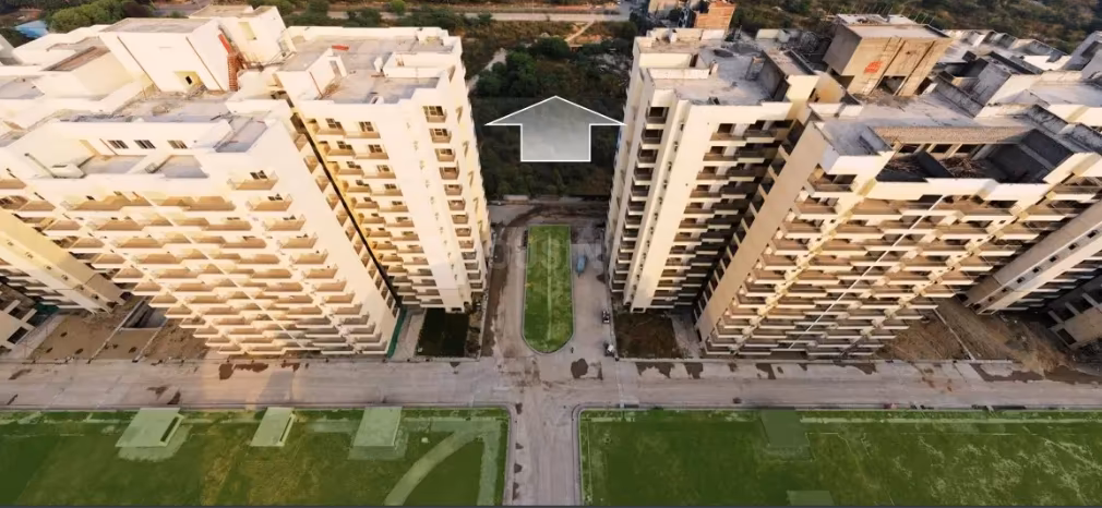 Golf View Apartments - Image 1
