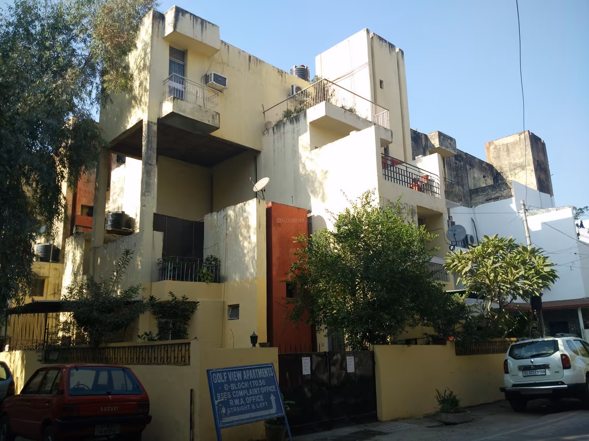 Golf View Apartments - Image 2