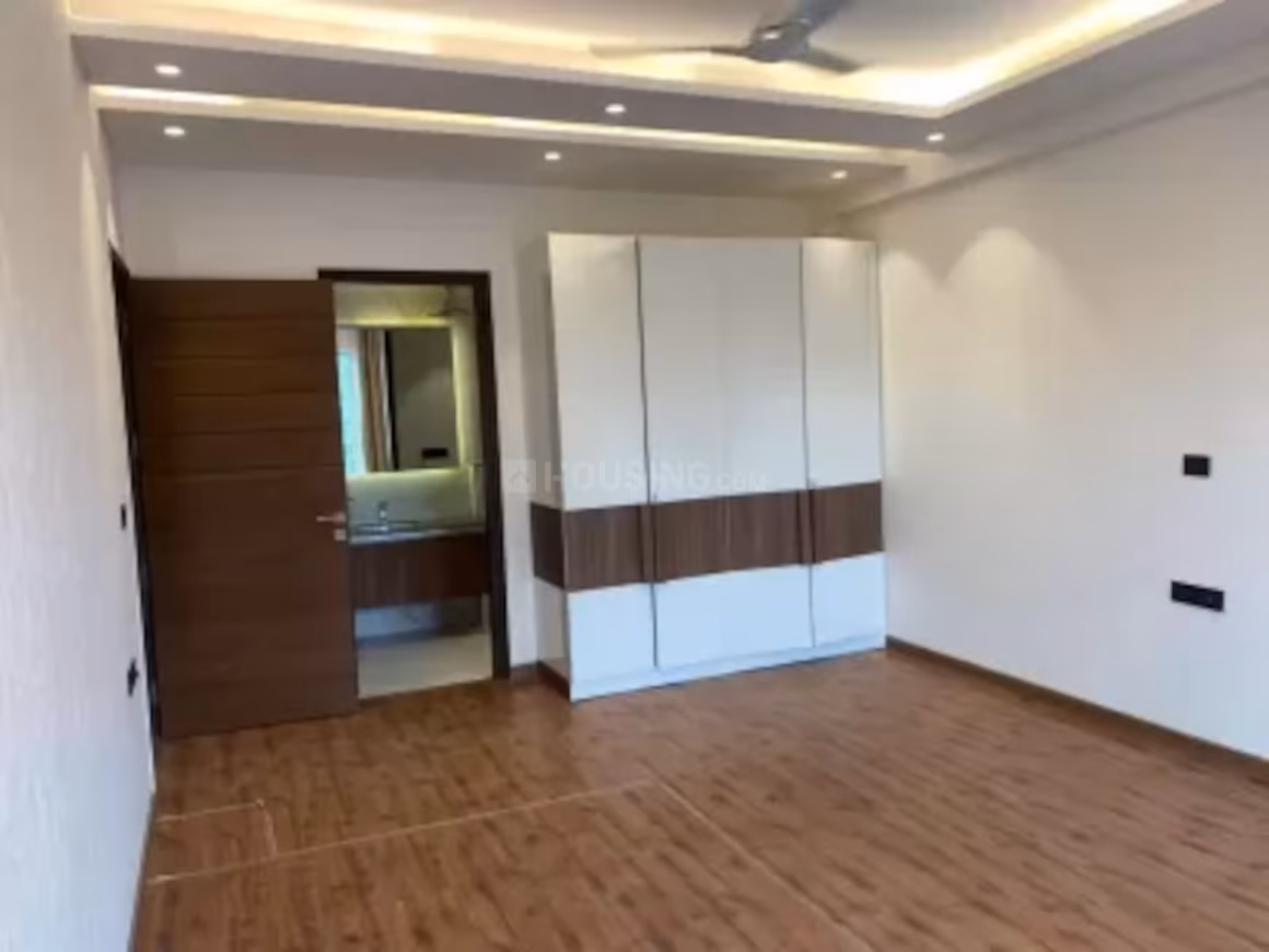 Trehan Luxury Floor 63 - Image 7